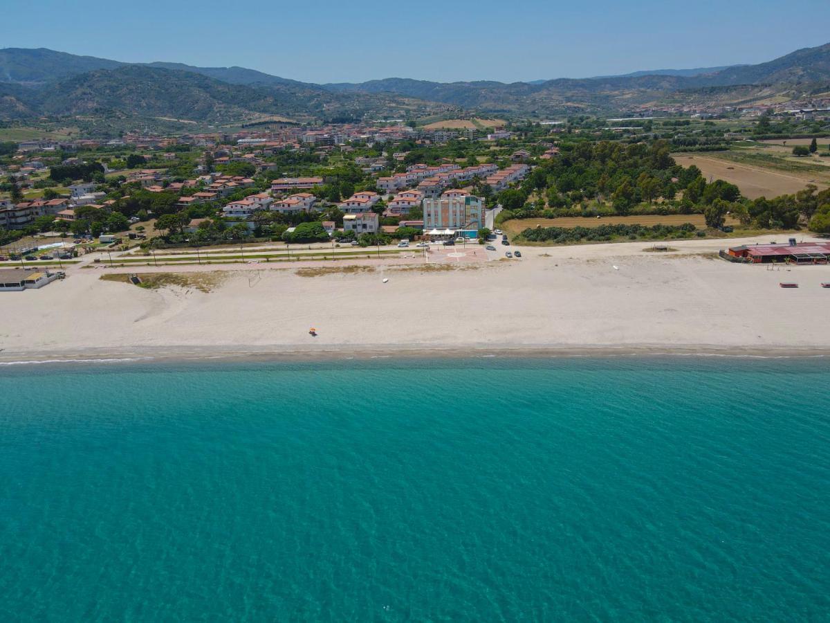 Hotel Rivabella Davoli Exteriér fotografie